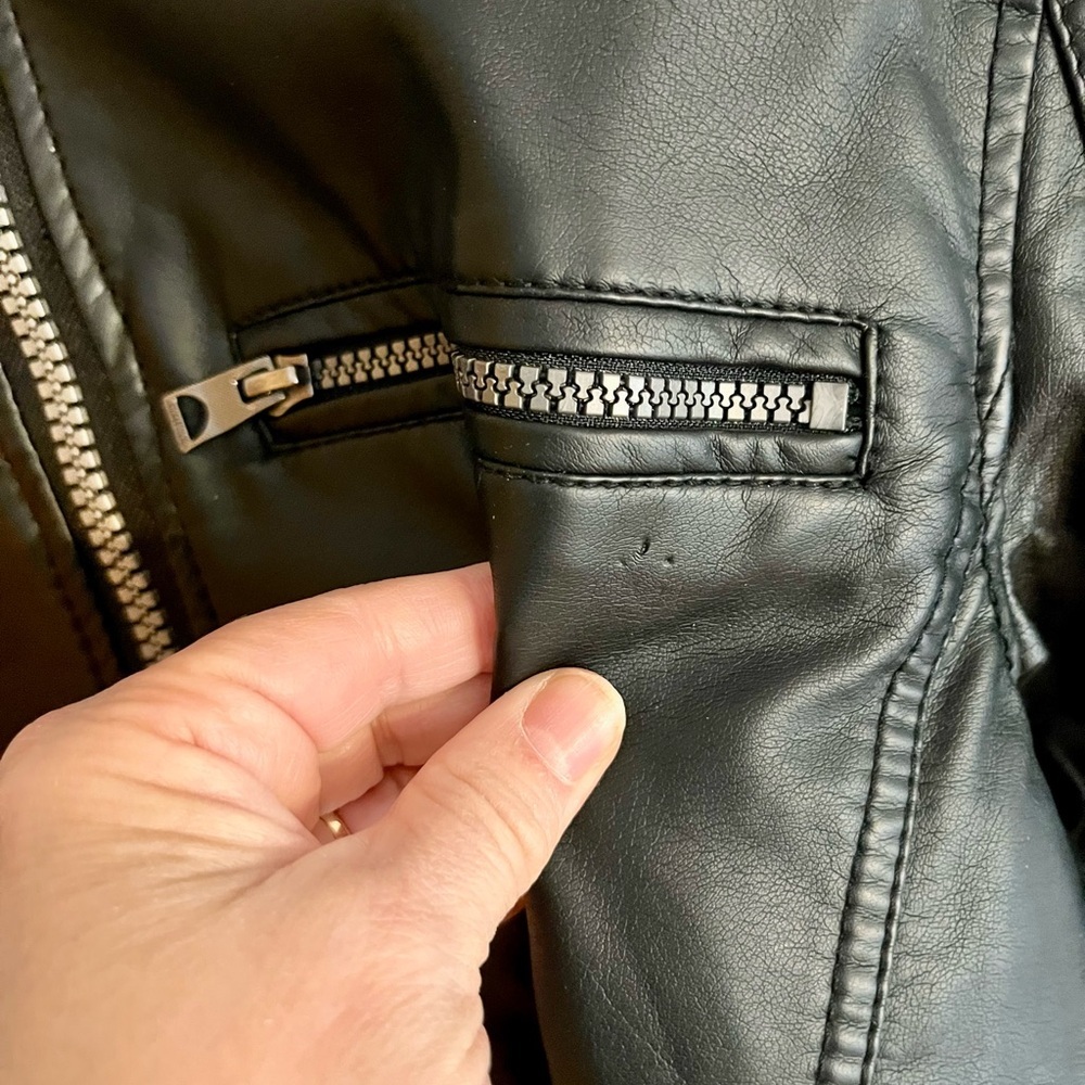 GUESS Mens Black Faux Leather Moto Jacket Detachable Hood Size Medium Biker Edgy - Picture 7 of 16